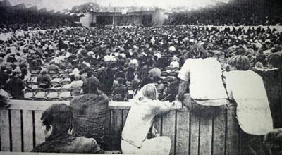 Concert audience at Monterey Pop Festival. Photo by Chuck Blair appeared in the Watsonville Register-Pajaronian on June 20, 1967.