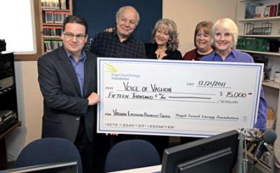 Andy Wappler, Puget Sound Energy Foundation chair, Jeff Hoyt; Voice of Vashon Standing by Project Manager, Susan McCabe; Vashon Park District, Patti McClements; Puget Sound Energy Service center Vashon, Jeanne Dougherty; Voice of Vashon president